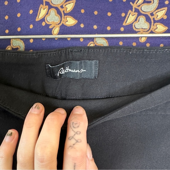 π¦5/20$π¦ Reitmans dark blue stretchy capris - Picture 5 of 10